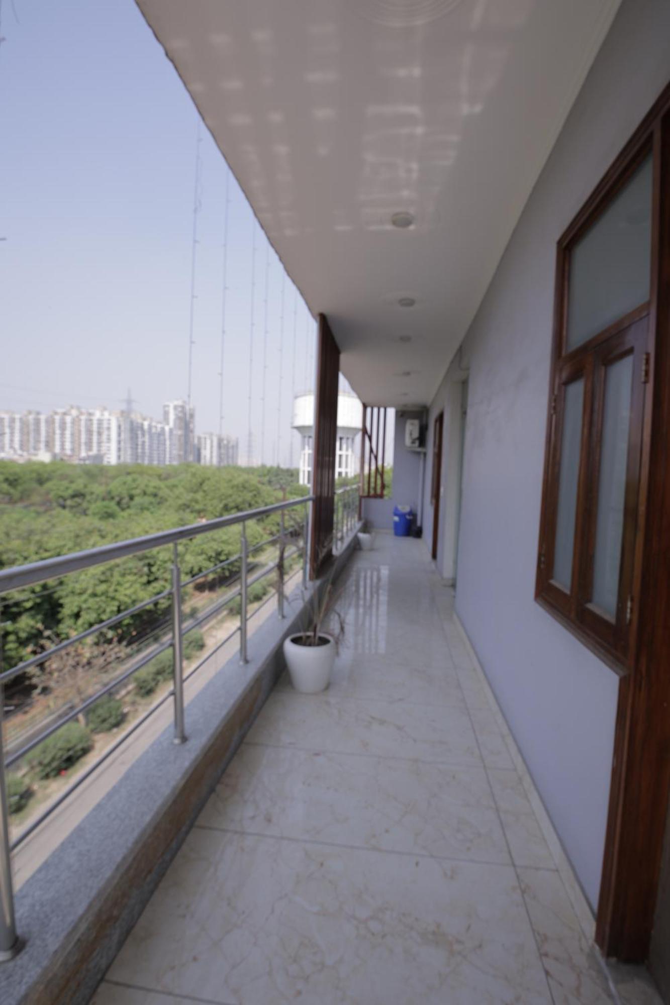 Hotel The Anvi Residency Sector 122 Noida Eksteriør bilde